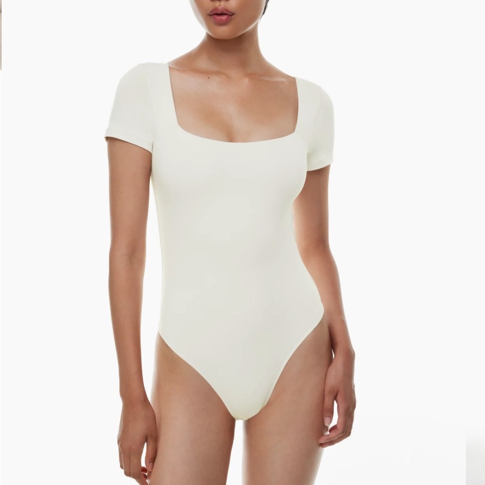 Aritzia Babaton Contour Square Neck Short Sleeve Bodysuit